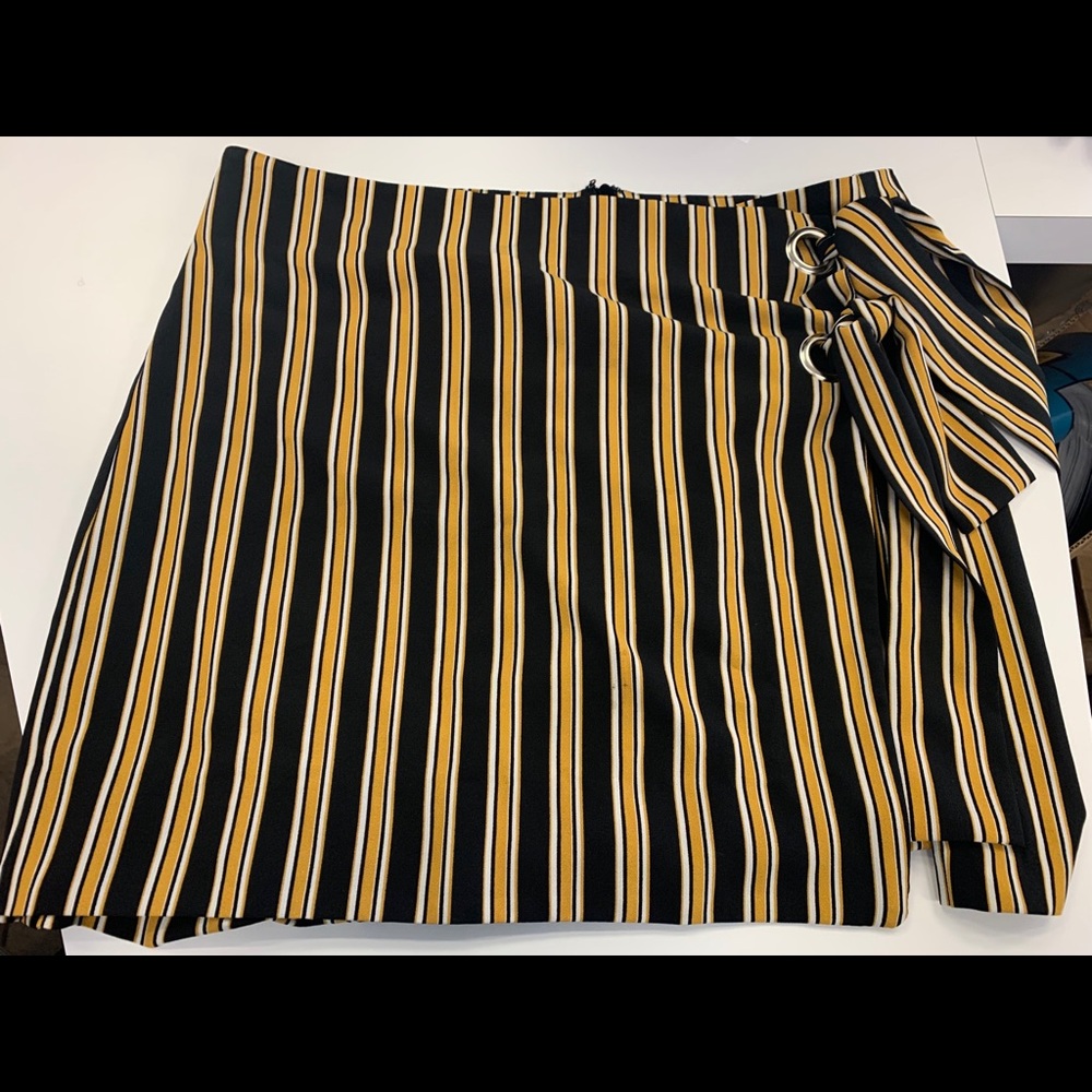 Black & Yellow F21 Skirt